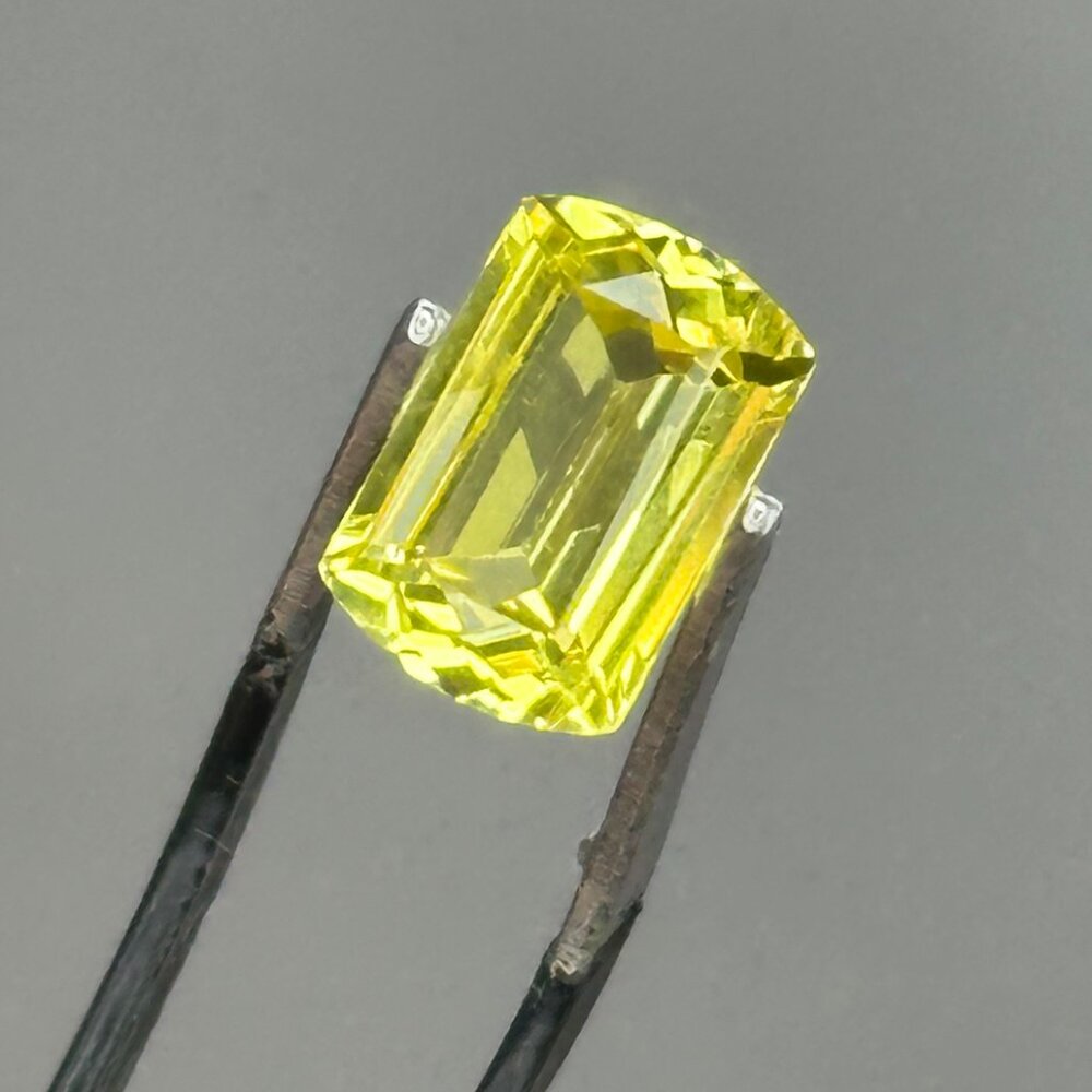 Certified Canary Sapphire